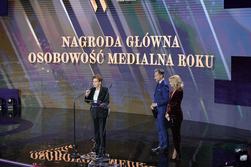 gala-nmw-osobowosc-medialna-roku-b-walter-na-scenie-2-